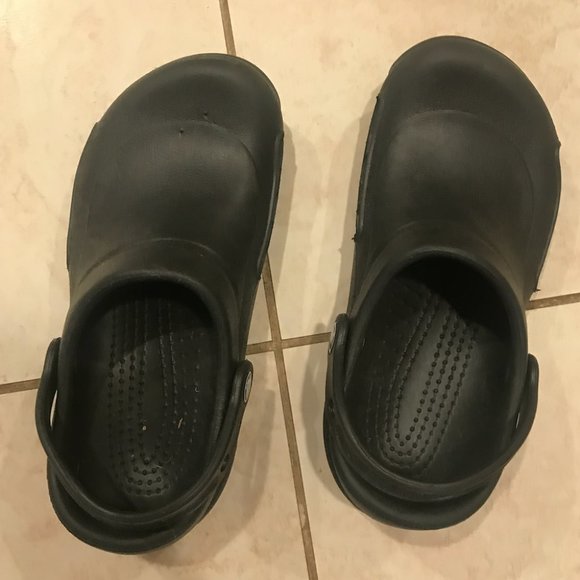 Water Proof Crocs - Picture 1 of 3